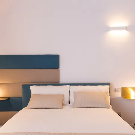 Savoy Riviera-2